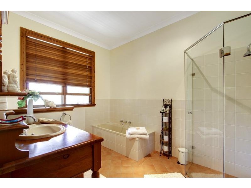 402 The Entrance Road, Erina Heights NSW 2260