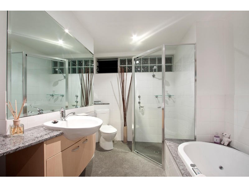 51 Barry Street, Bateau Bay NSW 2261