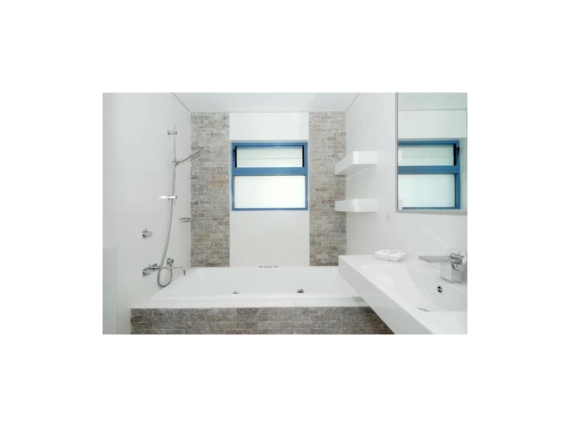 2/20 Barnhill Road, Terrigal NSW 2260