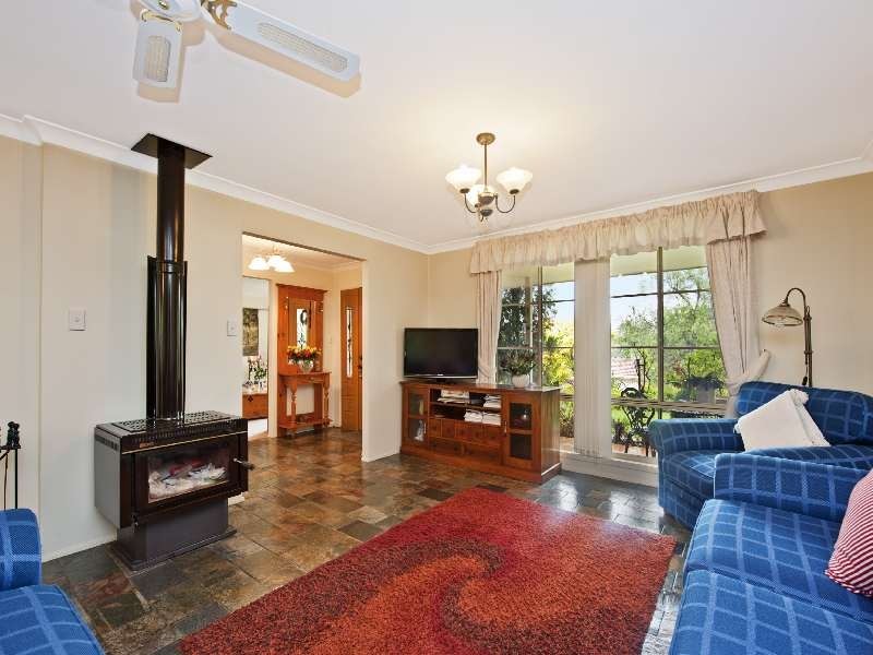 72 Cambourn Drive, Lisarow NSW 2250