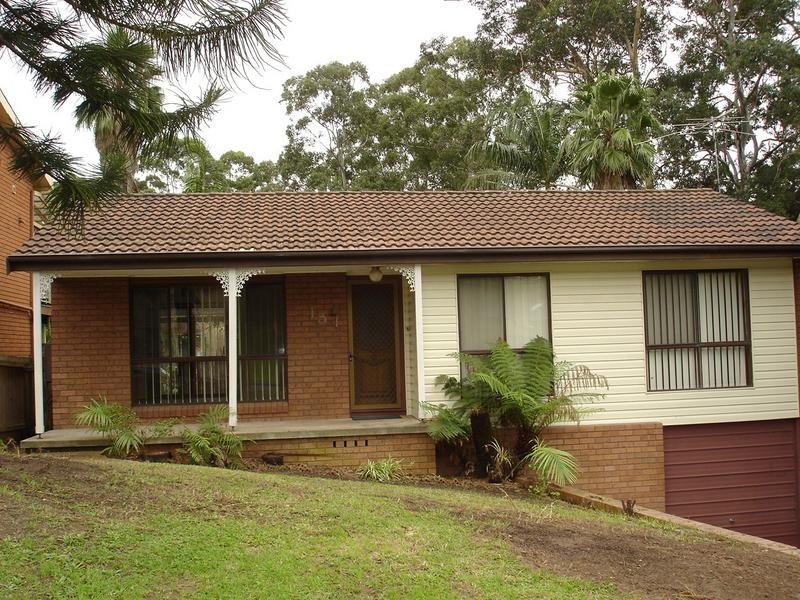 15 Crawford Cres, Wyoming NSW 2250