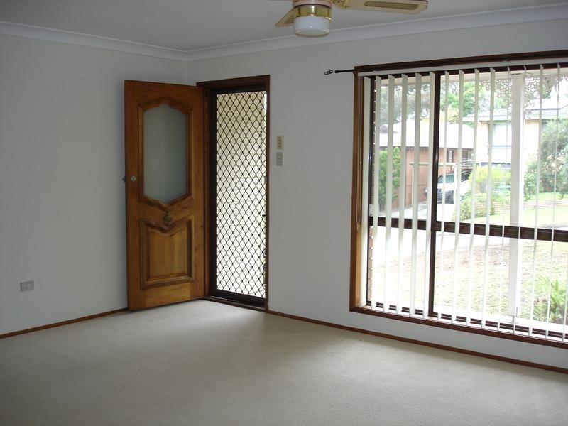 15 Crawford Cres, Wyoming NSW 2250