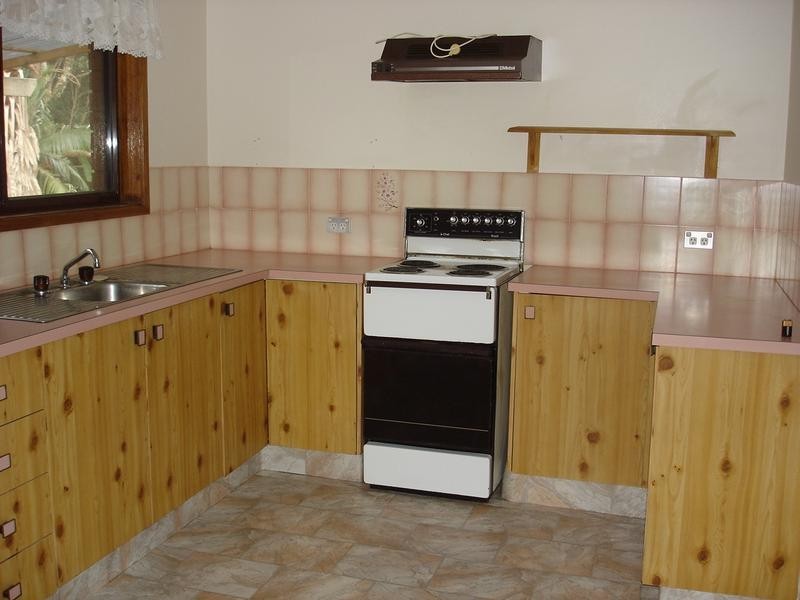 15 Crawford Cres, Wyoming NSW 2250