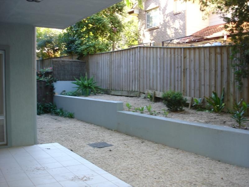 8/13-15 Moore Street, Gosford NSW 2250