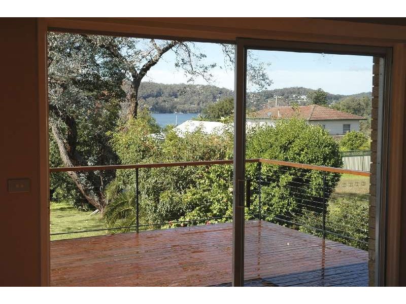 1 Eulalia Avenue, Point Frederick NSW 2250