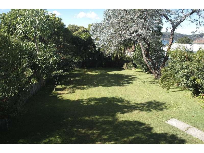 1 Eulalia Avenue, Point Frederick NSW 2250