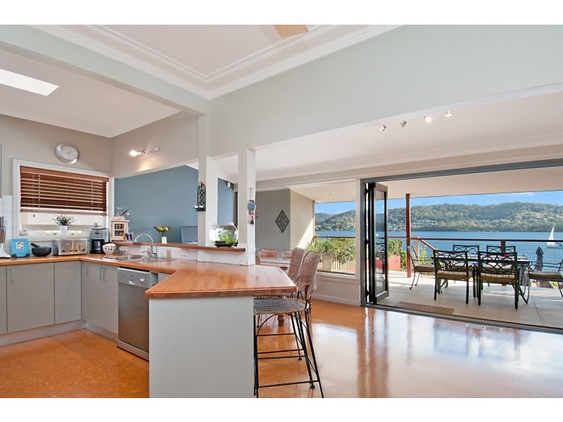 8 Eulalia Avenue, Point Frederick NSW 2250