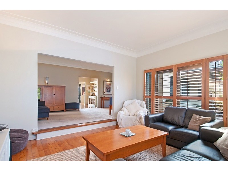 8 Eulalia Avenue, Point Frederick NSW 2250