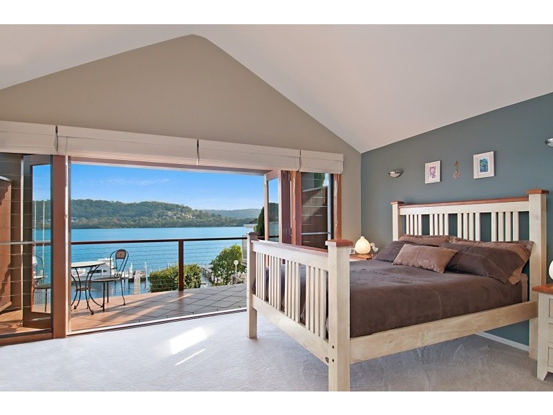 8 Eulalia Avenue, Point Frederick NSW 2250