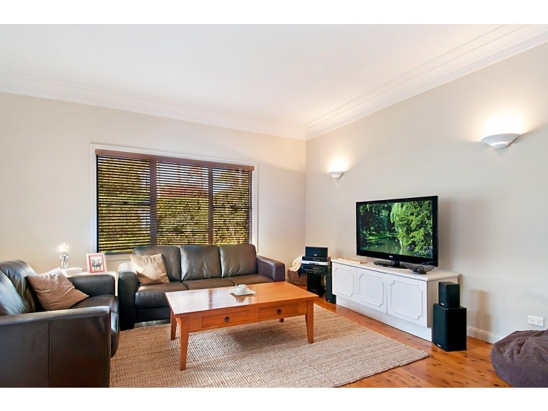 8 Eulalia Avenue, Point Frederick NSW 2250