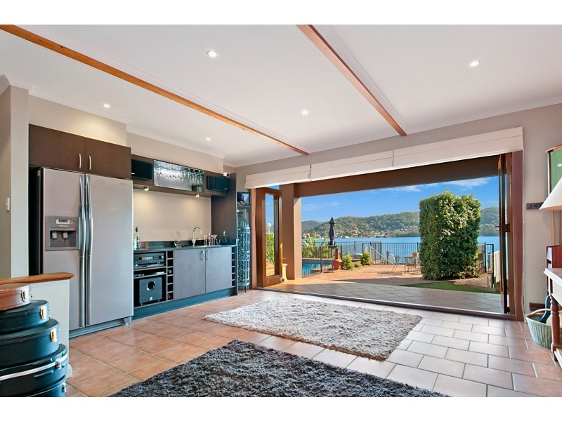 8 Eulalia Avenue, Point Frederick NSW 2250