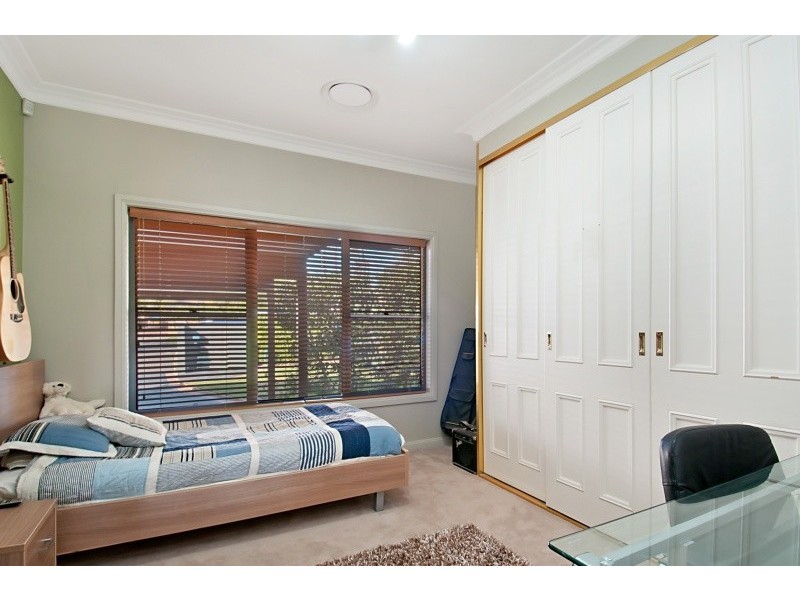 8 Eulalia Avenue, Point Frederick NSW 2250