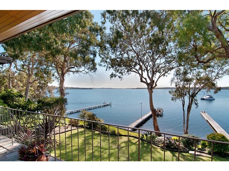 61 Gordon Avenue, Summerland Point NSW 2259