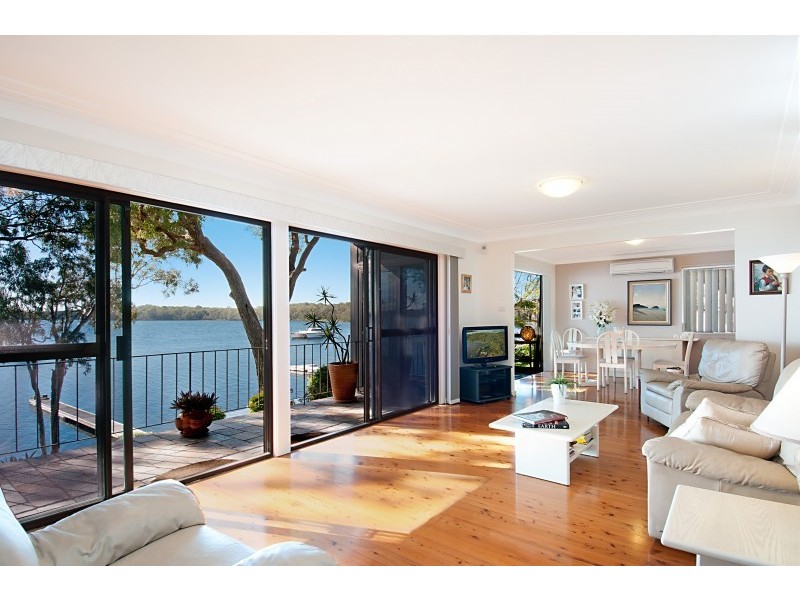 61 Gordon Avenue, Summerland Point NSW 2259