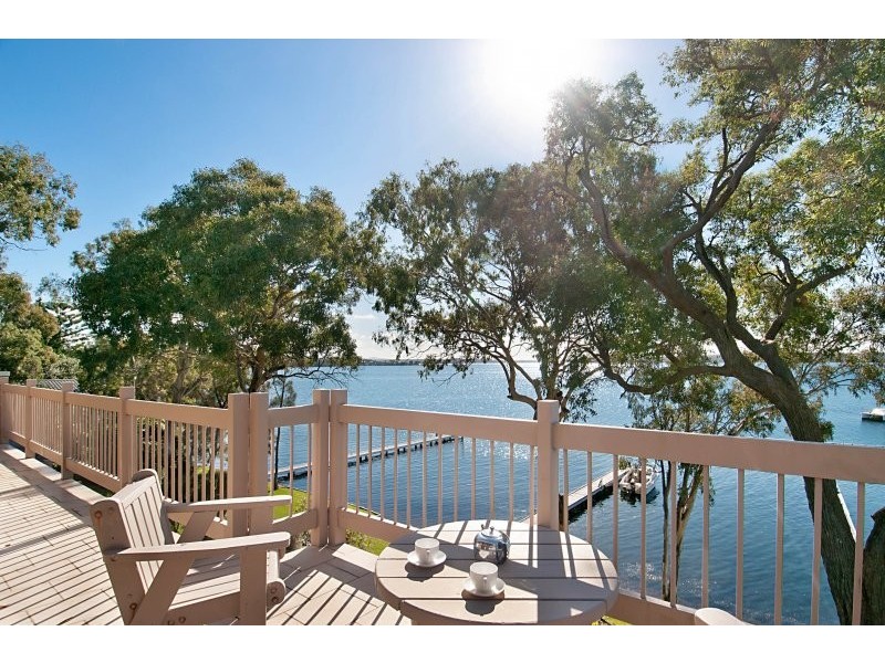 61 Gordon Avenue, Summerland Point NSW 2259