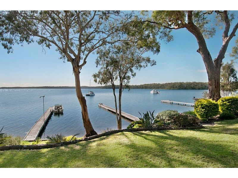 61 Gordon Avenue, Summerland Point NSW 2259