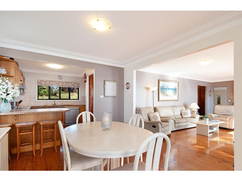 61 Gordon Avenue, Summerland Point NSW 2259