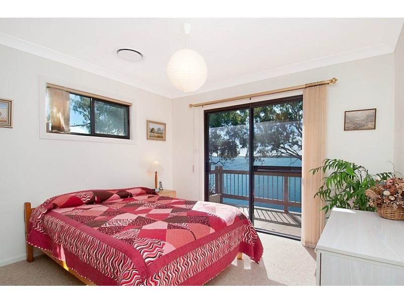 61 Gordon Avenue, Summerland Point NSW 2259
