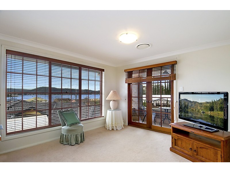 1A Dunn Street, Point Frederick NSW 2250