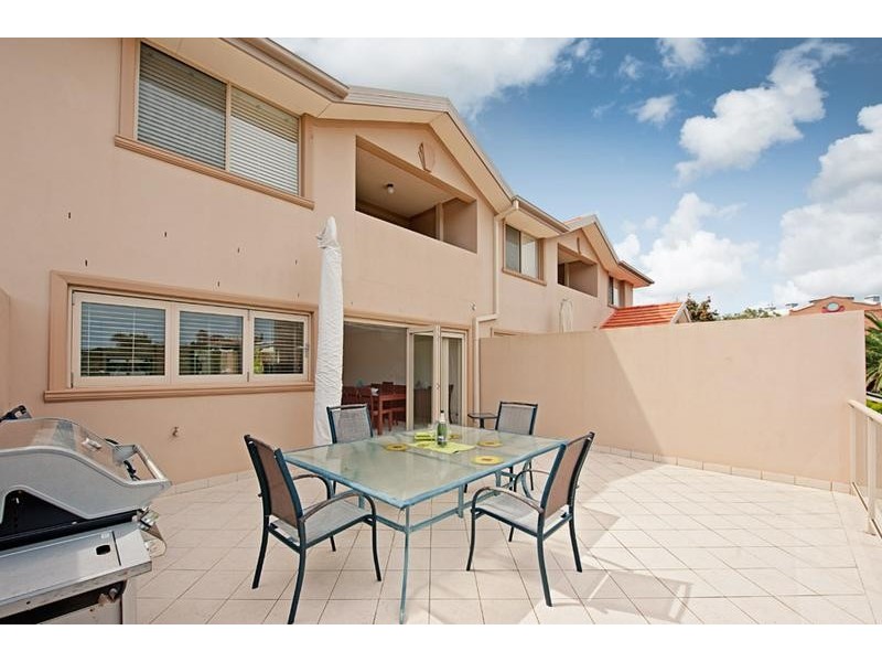 2/22 Kurrawyba Avenue, Terrigal NSW 2260