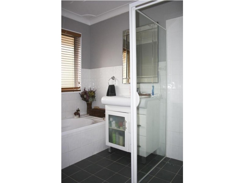 31 Adam Street, Narara NSW 2250