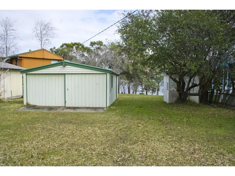 2 Omaru Place, Summerland Point NSW 2259