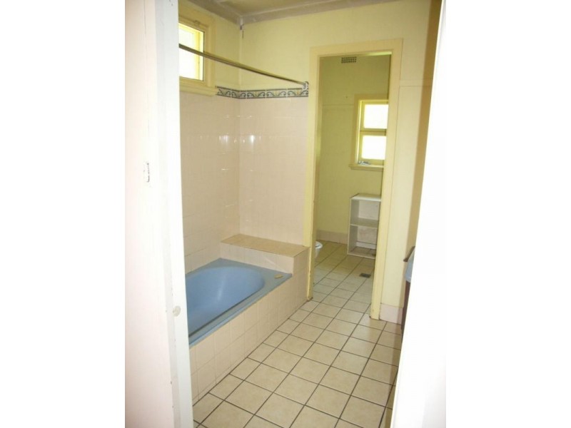 52 Donnison Street, Gosford NSW 2250