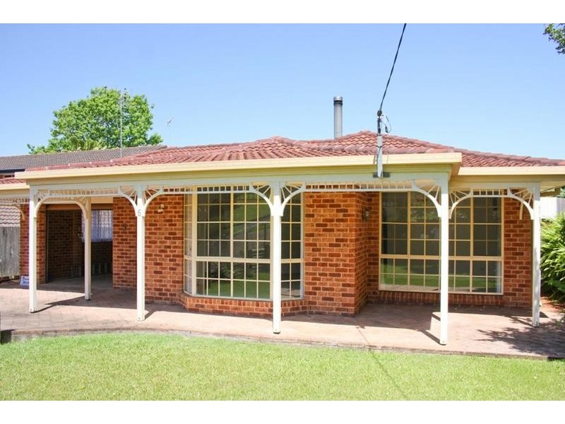 5 Noonan Point Avenue, Point Clare NSW 2250