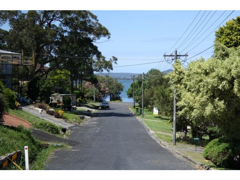 5 Noonan Point Avenue, Point Clare NSW 2250