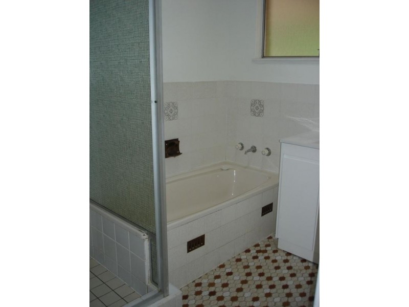 4 Ferndale Street, Killarney Vale NSW 2261