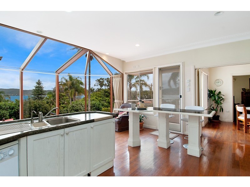 295 Avoca Drive, Green Point NSW 2251