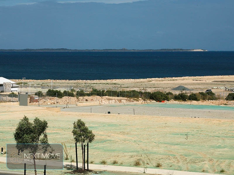 11 Podman Loop, North Coogee WA 6163