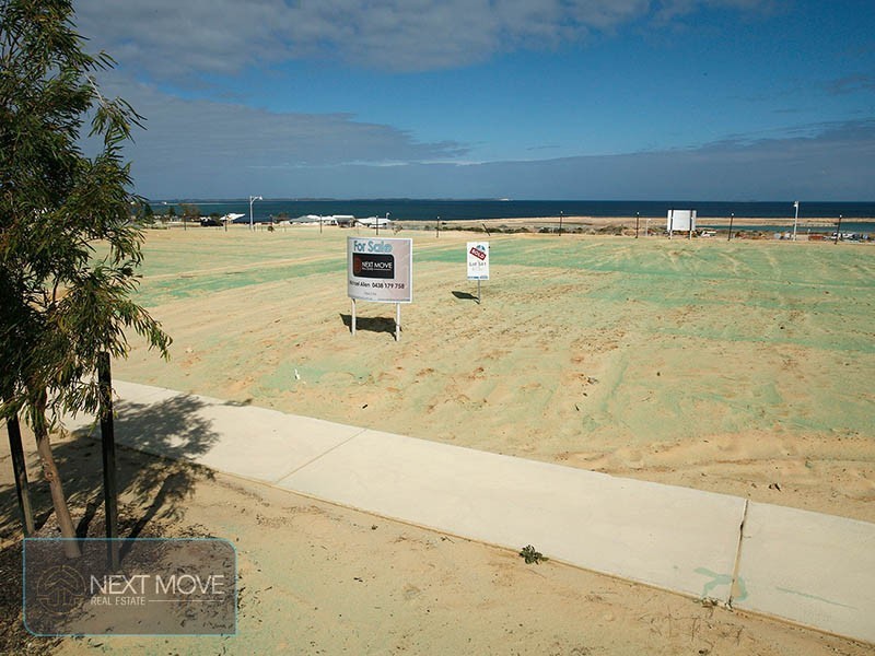 11 Podman Loop, North Coogee WA 6163