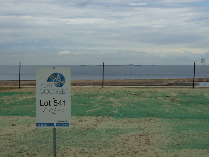 11 Podman Loop, North Coogee WA 6163