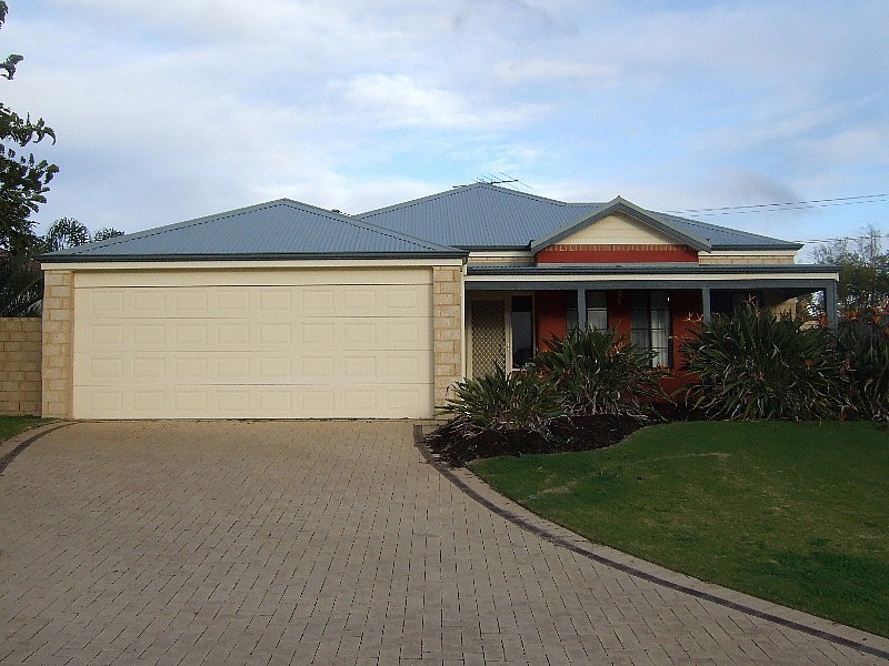 8 Hare Court, Willagee WA 6156