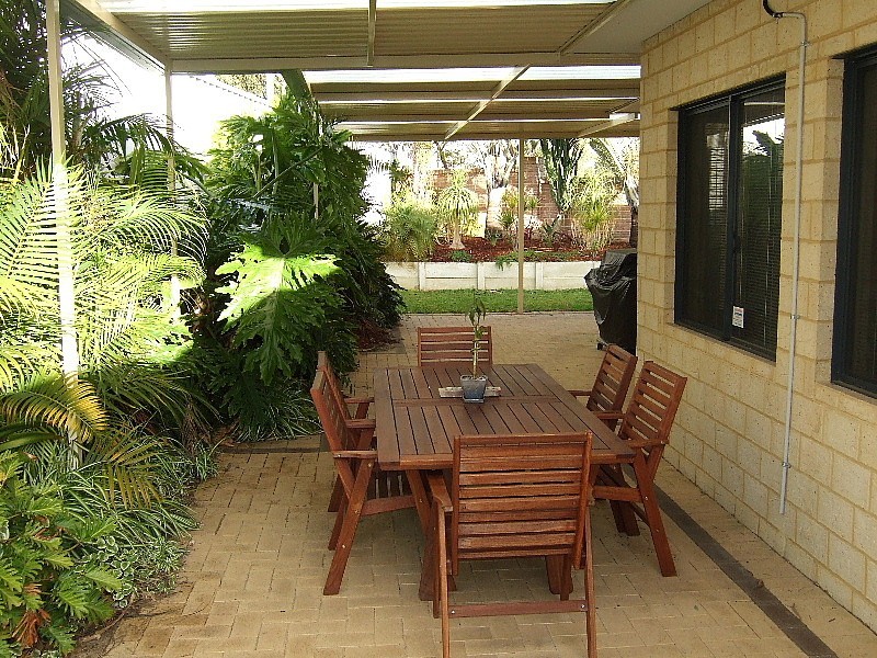 8 Hare Court, Willagee WA 6156