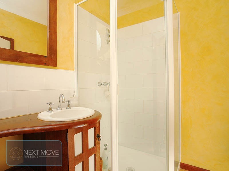 24 Archibald St, Willagee WA 6156