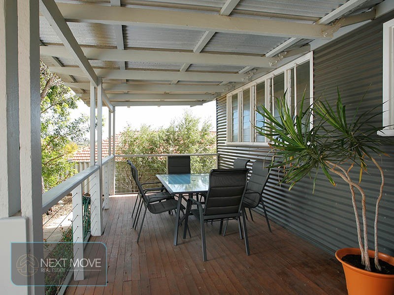 10 Lever Place, Willagee WA 6156