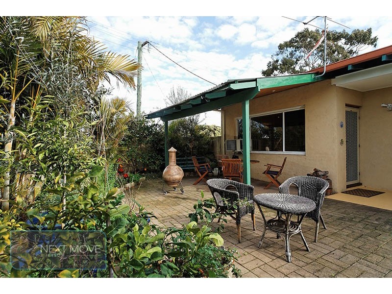 1/1 Lentona Rd, Attadale WA 6156