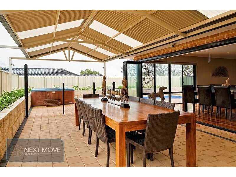 2 Gilbert Place, Willagee WA 6156