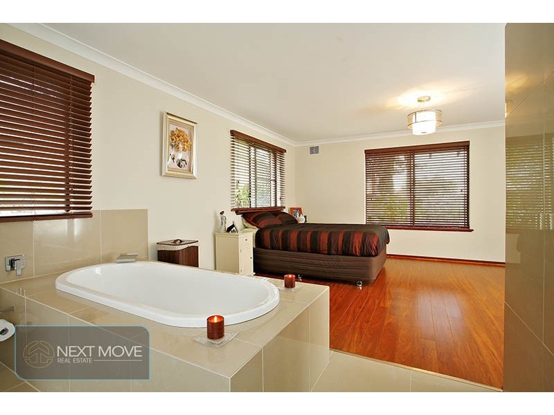 1 Hanrahan Loop, Kardinya WA 6163