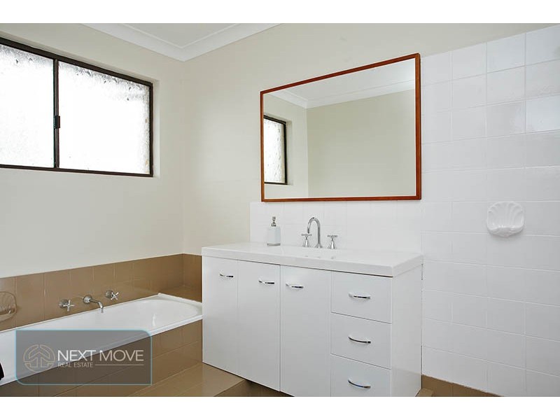 1 Hanrahan Loop, Kardinya WA 6163