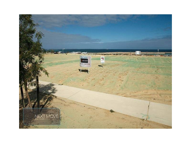 11 Podman Loop, North Coogee WA 6163