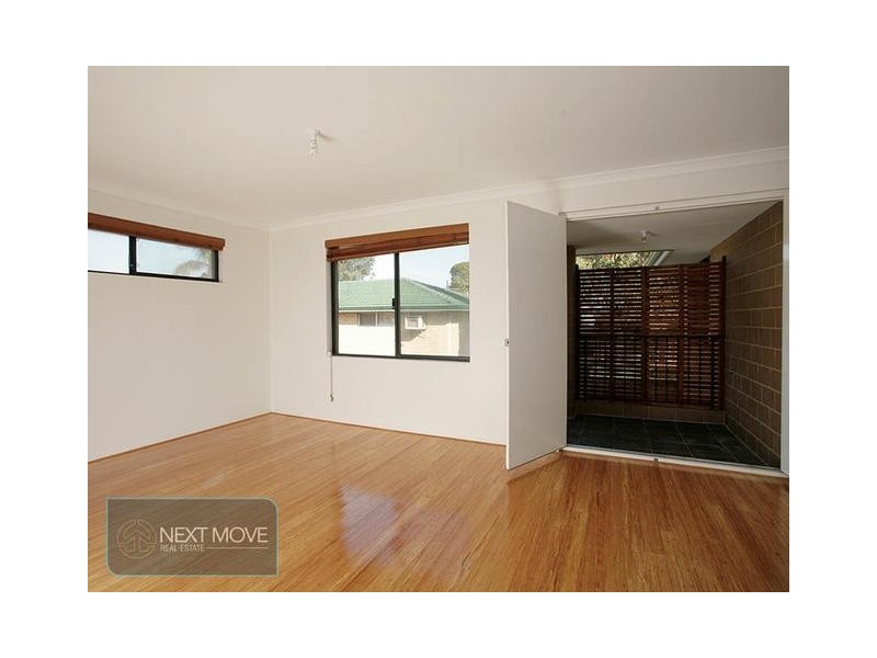 34a Davies Crs, Kardinya WA 6163
