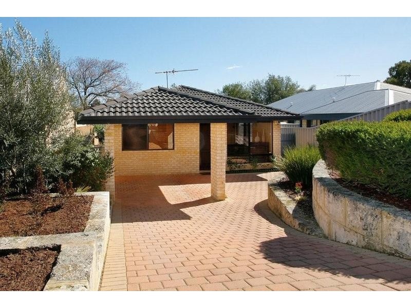 4 Paitt St, Willagee WA 6156