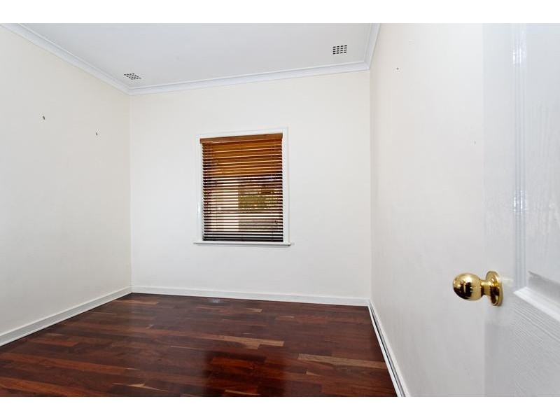 9 Queens Road, Mount Pleasant WA 6153