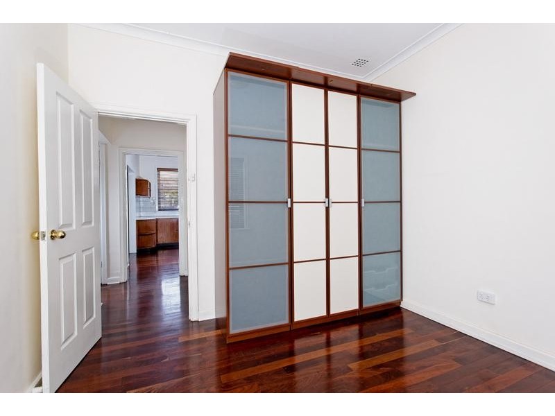 9 Queens Road, Mount Pleasant WA 6153