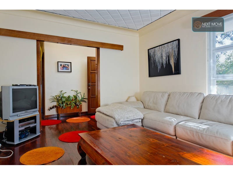 30 Woodhams Street, Willagee WA 6156