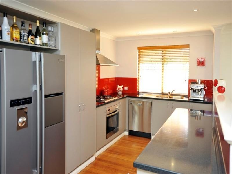 2b Challenger Place, Melville WA 6156