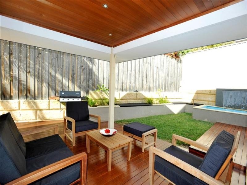 2b Challenger Place, Melville WA 6156